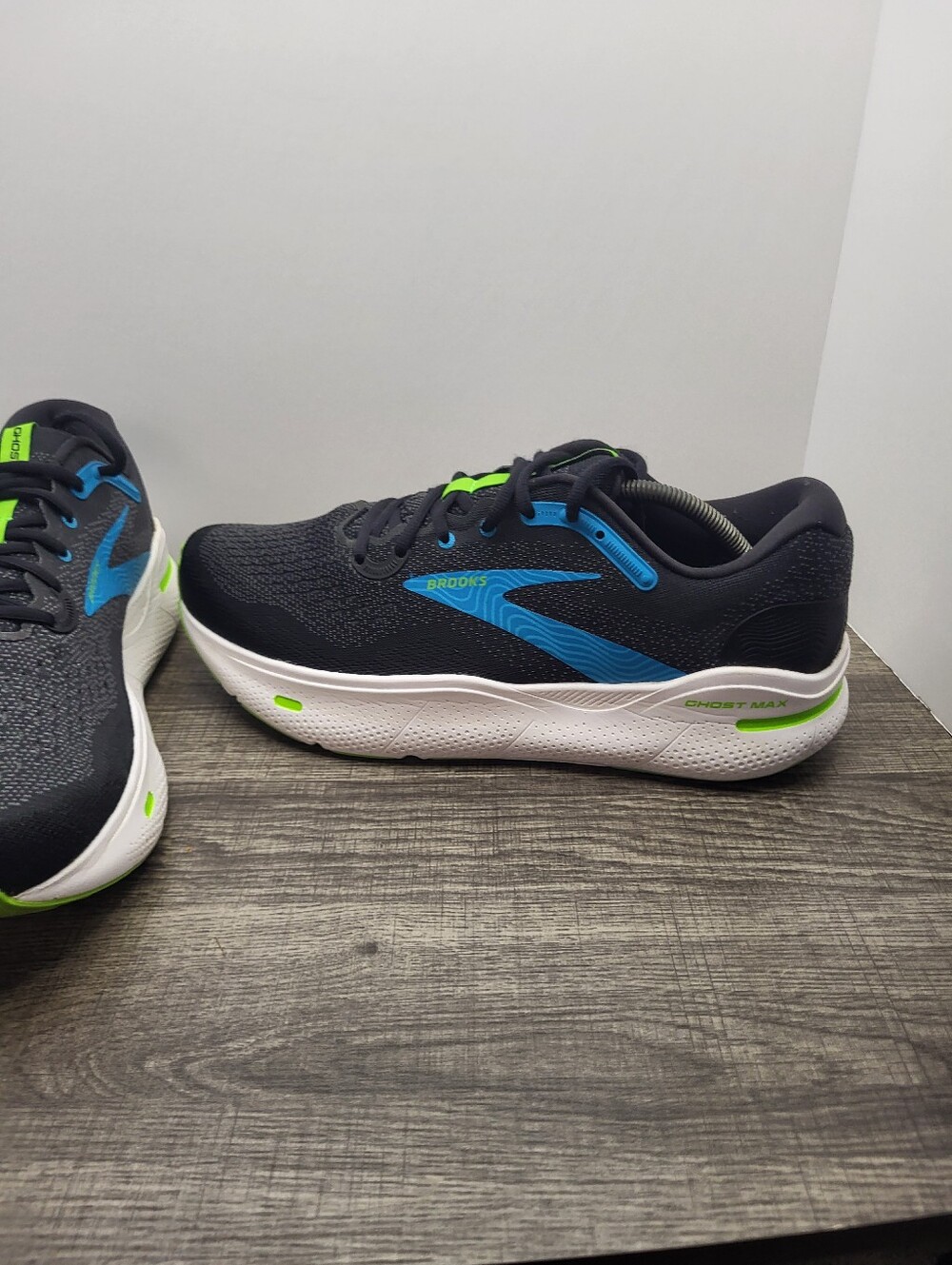 Brooks Ghost Max Running Shoes Men’s Size 11.5 2E Black Blue Green 1104062E060 - Picture 2 of 10